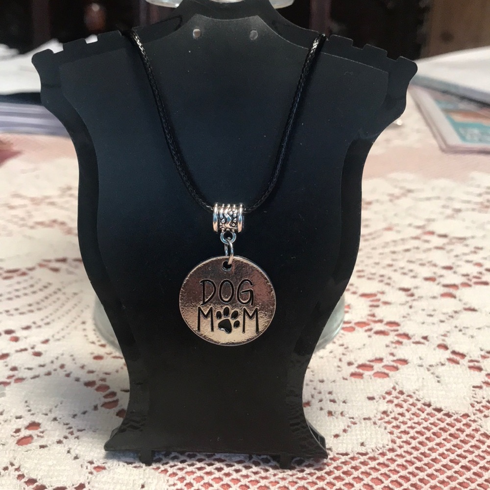🆕Dog Mom Necklace